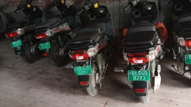 Considering the dominance of two-wheelers on Indian roads, the government think tank, NITI (National Institute for Transforming India) Aayog has set the ambitious target of electrifying 80% of 2W sales by 2030. Photo by moEVing Urban Technologies
