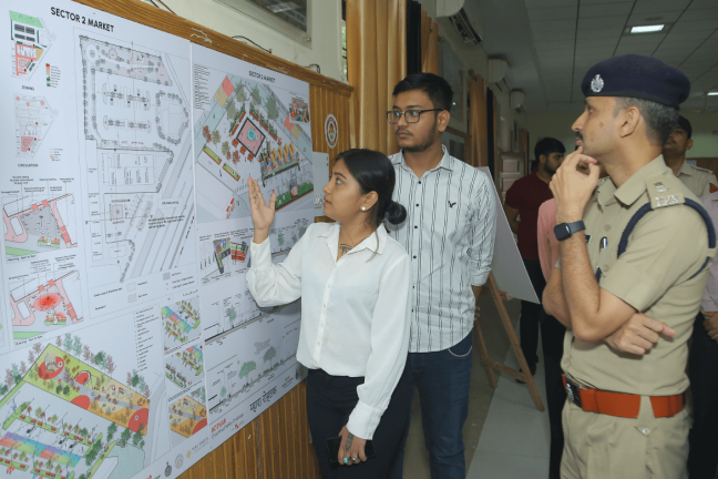 Can city planners work with architects and urban designers to reimagine unsafe, congested and underused spaces in our cities? Photo by WRI India.