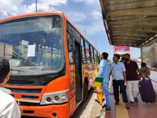 Cities across India including Delhi, Mumbai, Bengaluru, Hyderabad, Chennai and Kolkata have witnessed a decline in public transport ridership. Revathy Pradeep/WRI India 