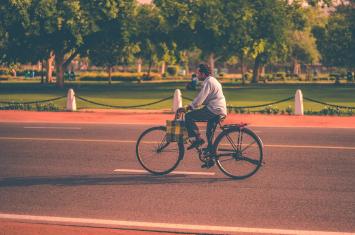 The challenge to mainstream cycling in Indian cities is not new, but the pandemic has given the opportunity to convert this temporary surge in cycling to a sustained new normal. Photo by Dewang Gupta/Unsplash